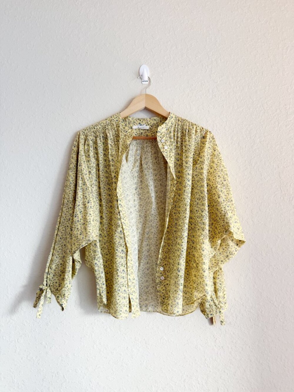 Doen Pale Yellow Floral Button-Front Blouse - Picture 2 of 7